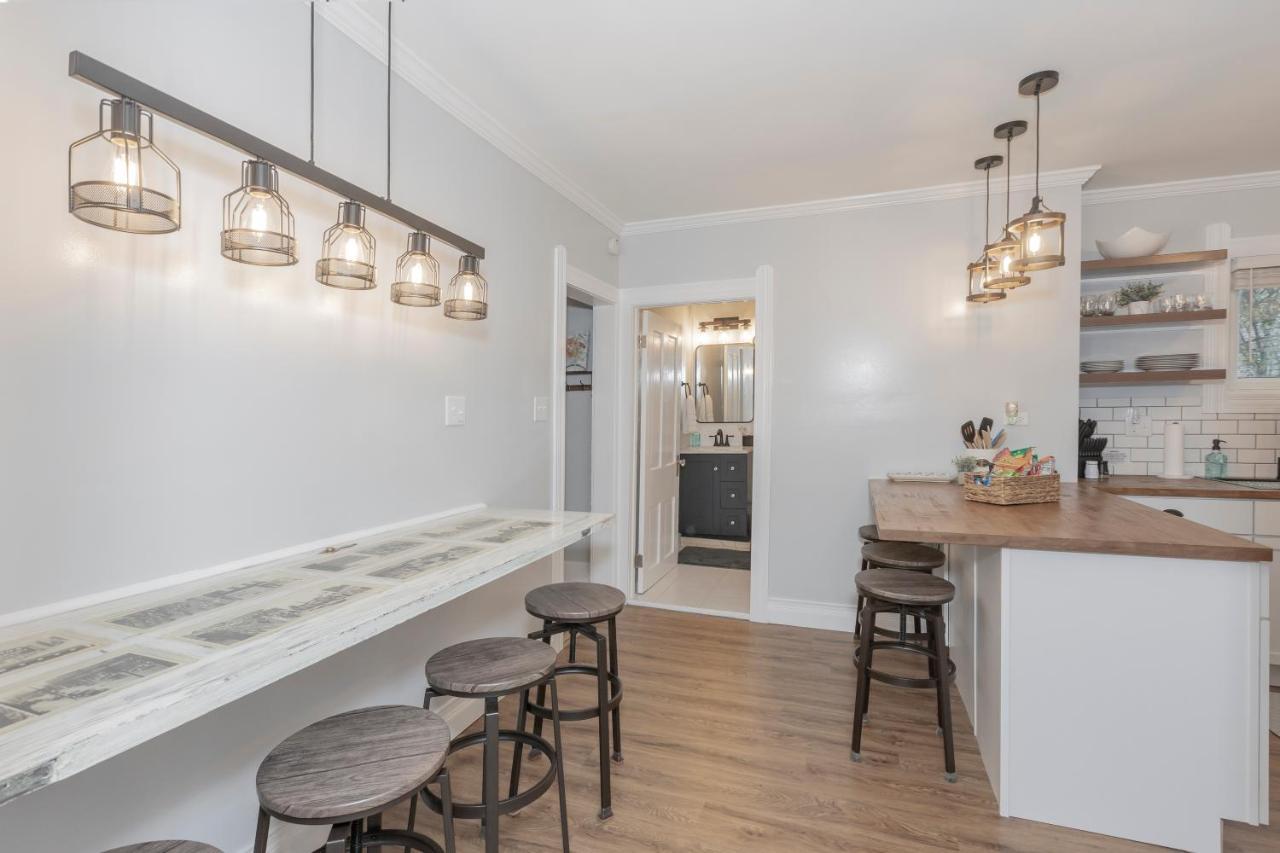 Apartmán In The Heart Of Little Italy! Free Parking! Cleveland Exteriér fotografie