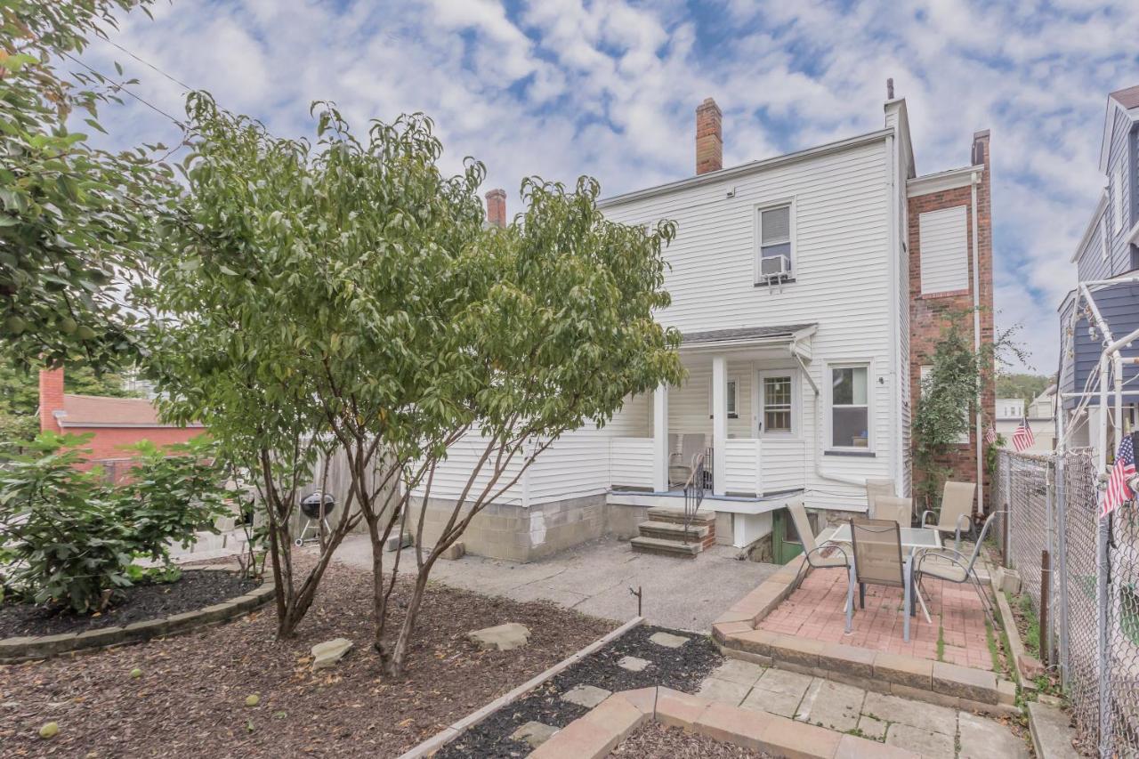 Apartmán In The Heart Of Little Italy! Free Parking! Cleveland Exteriér fotografie