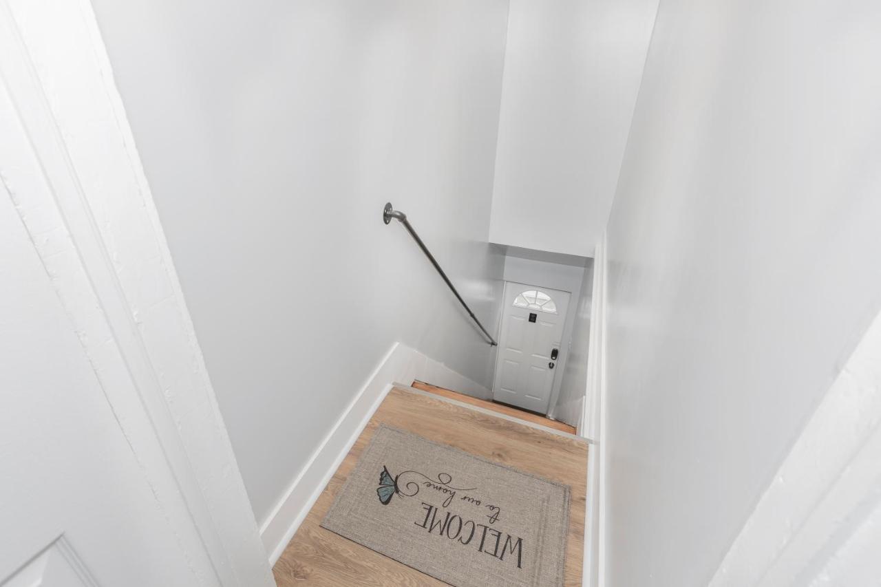 Apartmán In The Heart Of Little Italy! Free Parking! Cleveland Exteriér fotografie