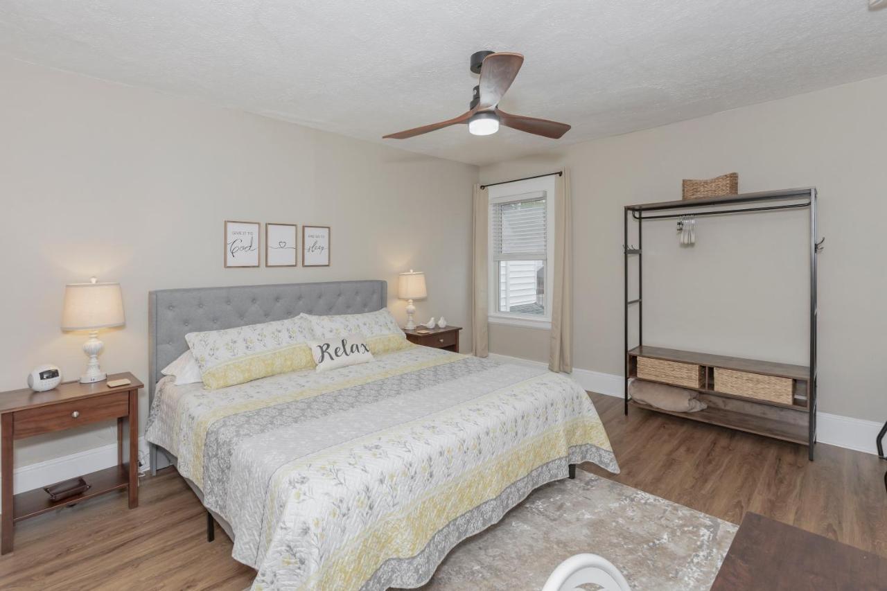 Apartmán In The Heart Of Little Italy! Free Parking! Cleveland Exteriér fotografie